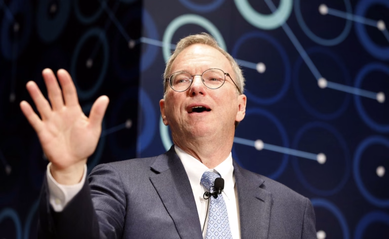 Bivši šef Googlea Eric Schmidt upozorio na ono šta bi se moglo dogoditi za pet godina kada je u pitanju AI | AP / Lee Jin-man